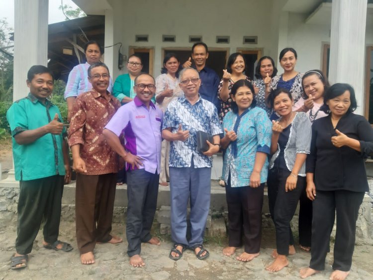 TEMU PENDENGAR RADIO DI PETUNGOMBO, KEDIRI